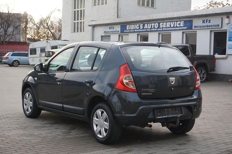 Gebraucht Dacia Sandero Essentiel 75 PS (55 kW) 2010 Grau Limousine