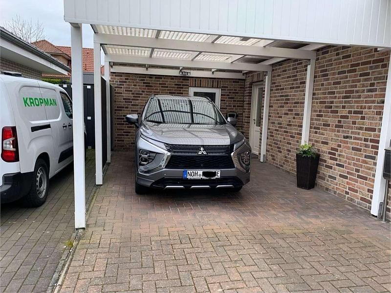 Grau Gebraucht 2022 Mitsubishi Eclipse Cross Top SUV | 23.900 € (Fairer Preis) - Bild 1/4