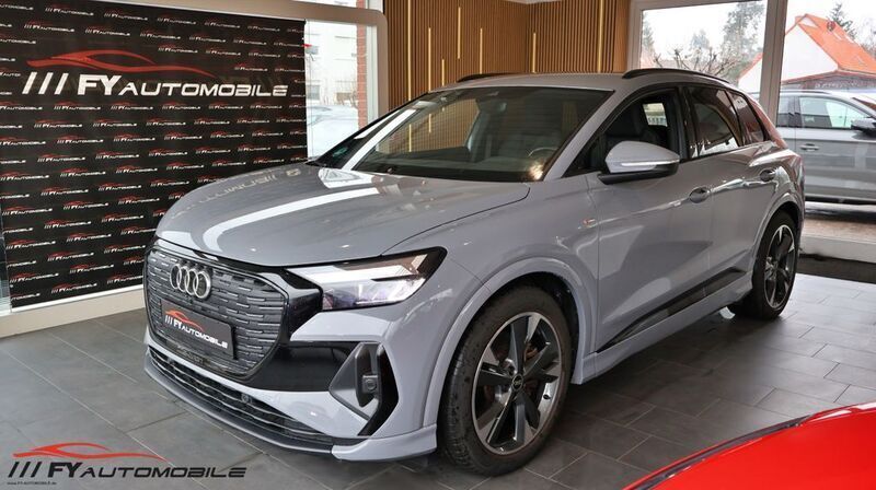 Grau Gebraucht 2021 Audi Q4 e-tron S-Line SUV | 33.900 € (Fairer Preis) - Bild 1/4