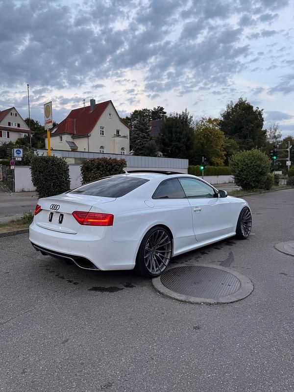 Weiß Gebraucht 2013 Audi RS5 Coupé | 27.000 € (Fairer Preis) - Bild 1/4