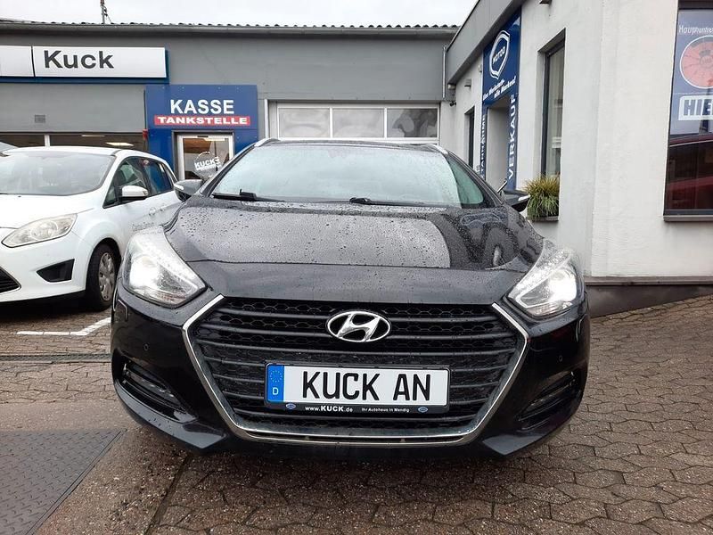 Gebraucht Hyundai i40 Premium 165 PS (121 kW) 2016 Schwarz Kombi