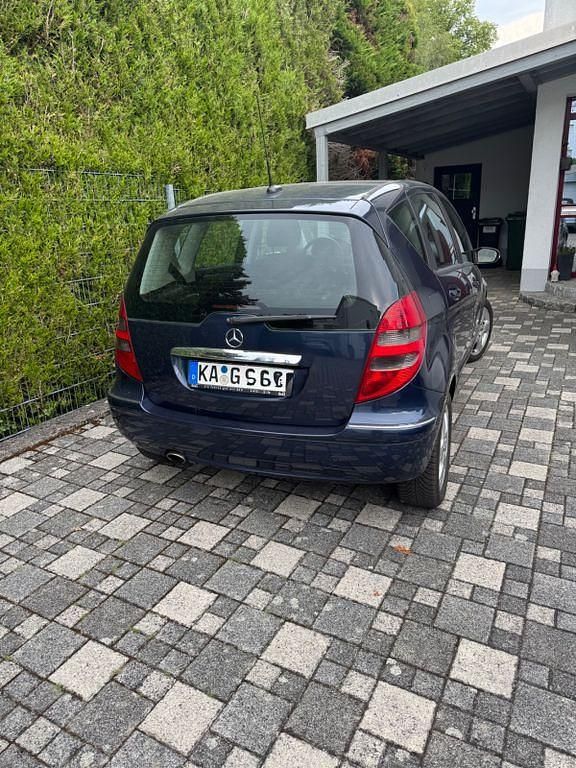 Schwarz Gebraucht 2005 Mercedes A170 Avantgarde Van / Kleinbus | 3.500 € (Fairer Preis) - Bild 1/4