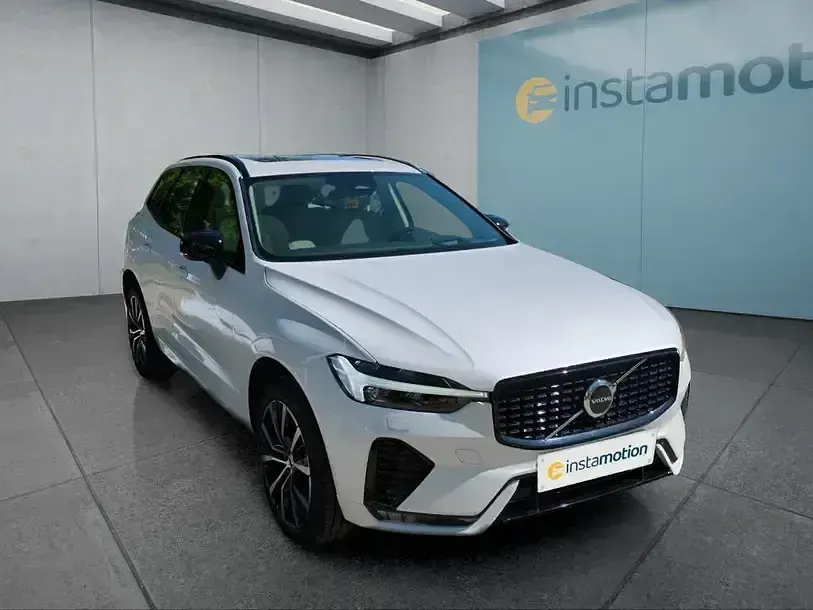 Używany Volvo XC60 Ultimate 197 KM (144 kW) 2024 Biały SUV