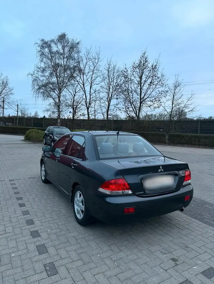Usata Mitsubishi Lancer 98 CV (72 kW) 2004 Grigio Berlina