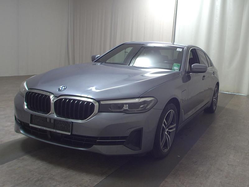 Gebraucht BMW 520 204 PS (150 kW) 2022 Grau Limousine