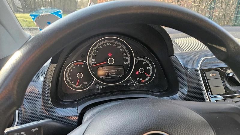 Second-hand VW up! 75 CP (55 kW) 2017 Alb Hatchback