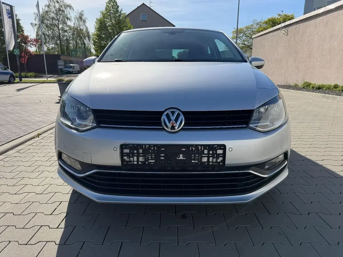 Gebraucht VW Polo LOUNGE 60 PS (44 kW) 2016 Silber Kleinwagen