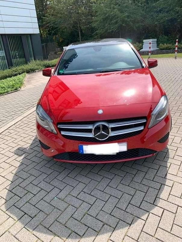 Gebraucht Mercedes A180 122 PS (89 kW) 2013 Limousine