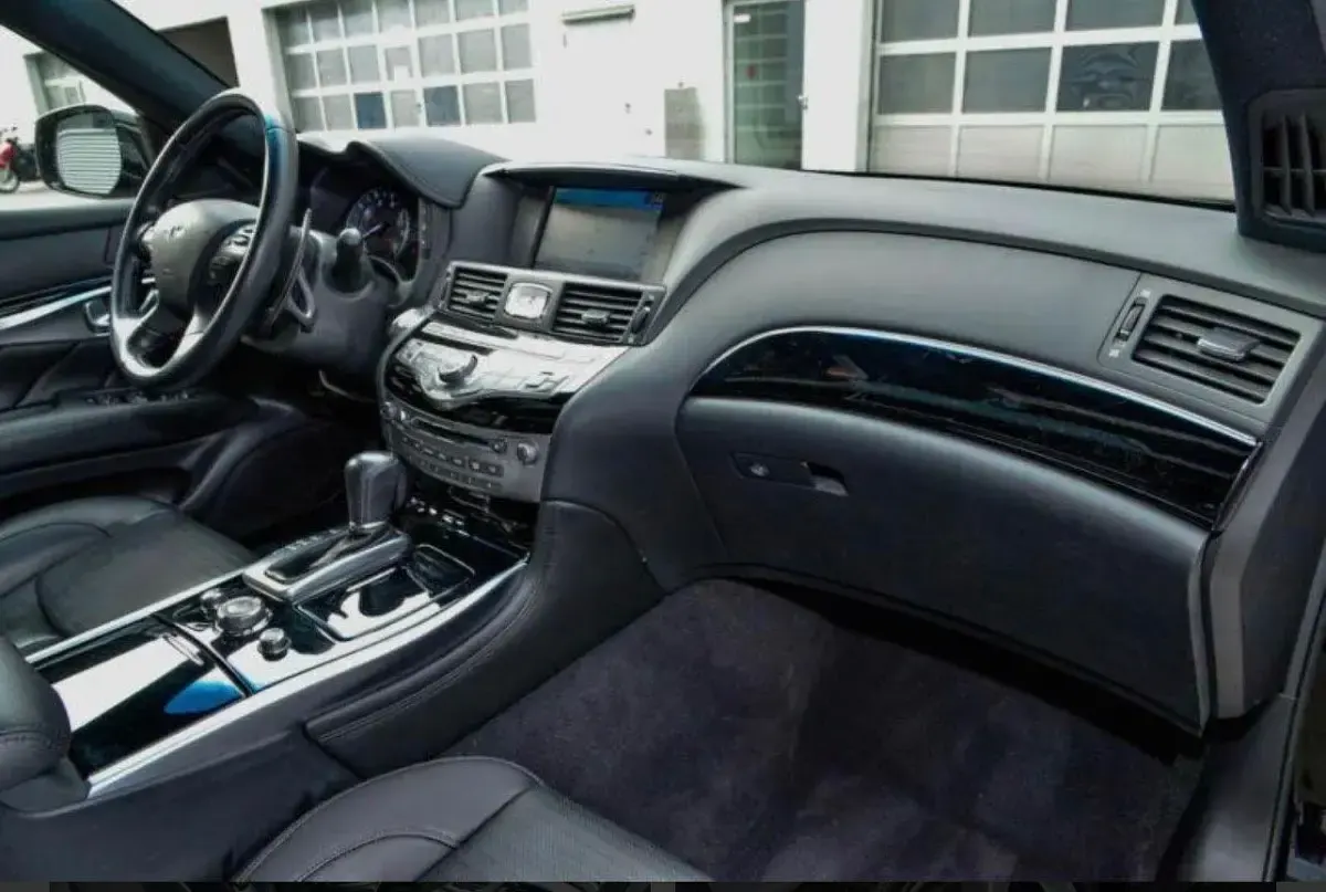 Gebraucht Infiniti Q70 Premium 170 PS (125 kW) 2015 Schwarz Limousine