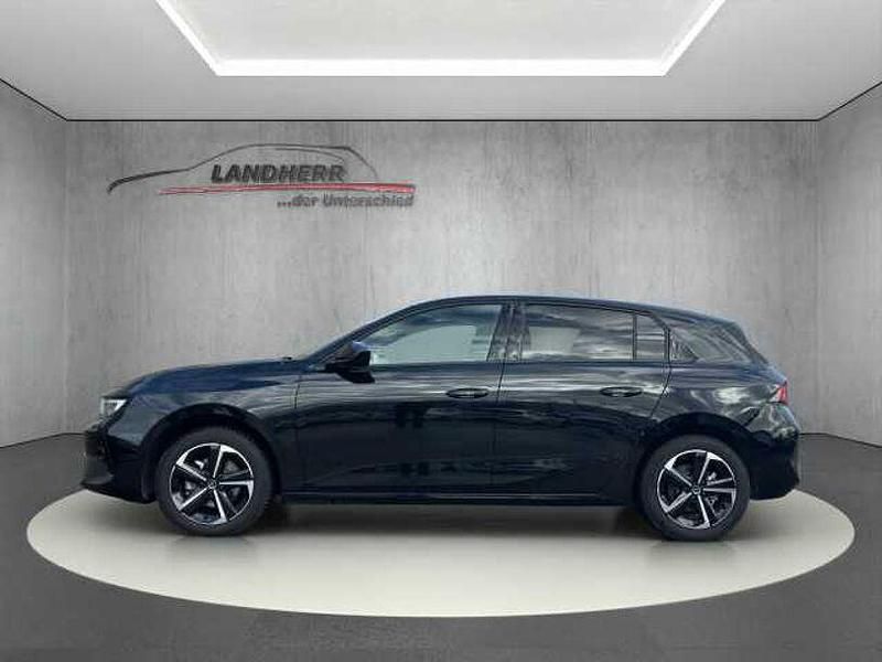 Gebraucht Opel Astra 131 PS (96 kW) 2025 Karbon schwarz (metallic) Limousine