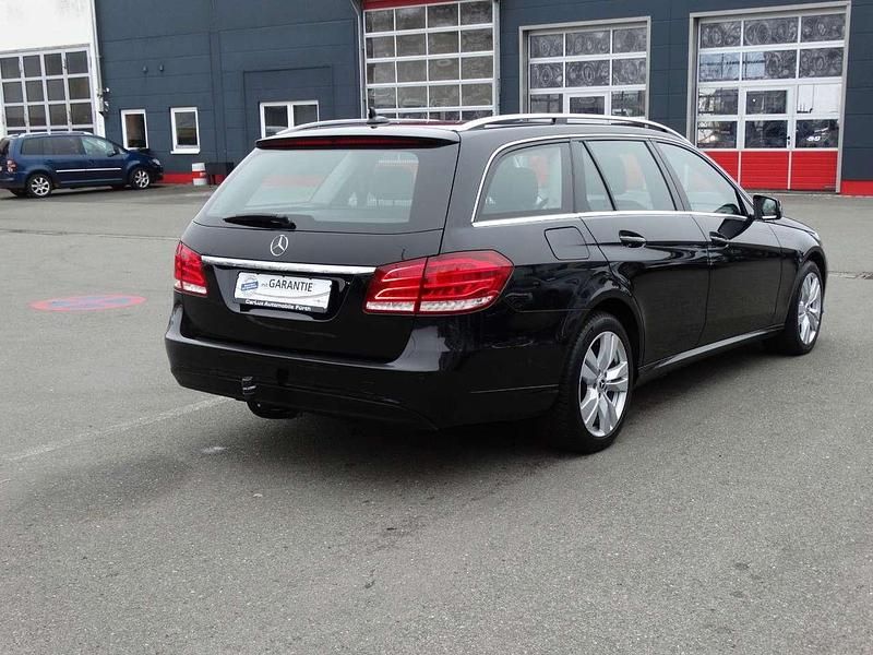 Gebraucht Mercedes E200 136 PS (100 kW) 2013 Obsidianschwarz Kombi