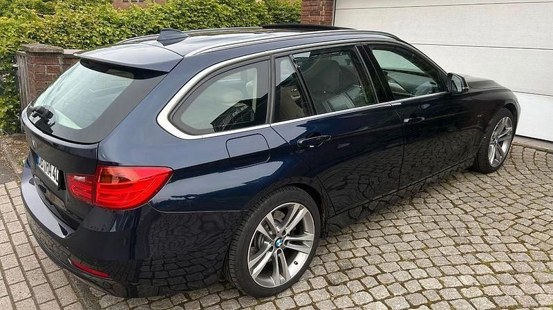 Gebraucht BMW 335 Comfort Edition 313 PS (230 kW) 2015 Blau Kombi
