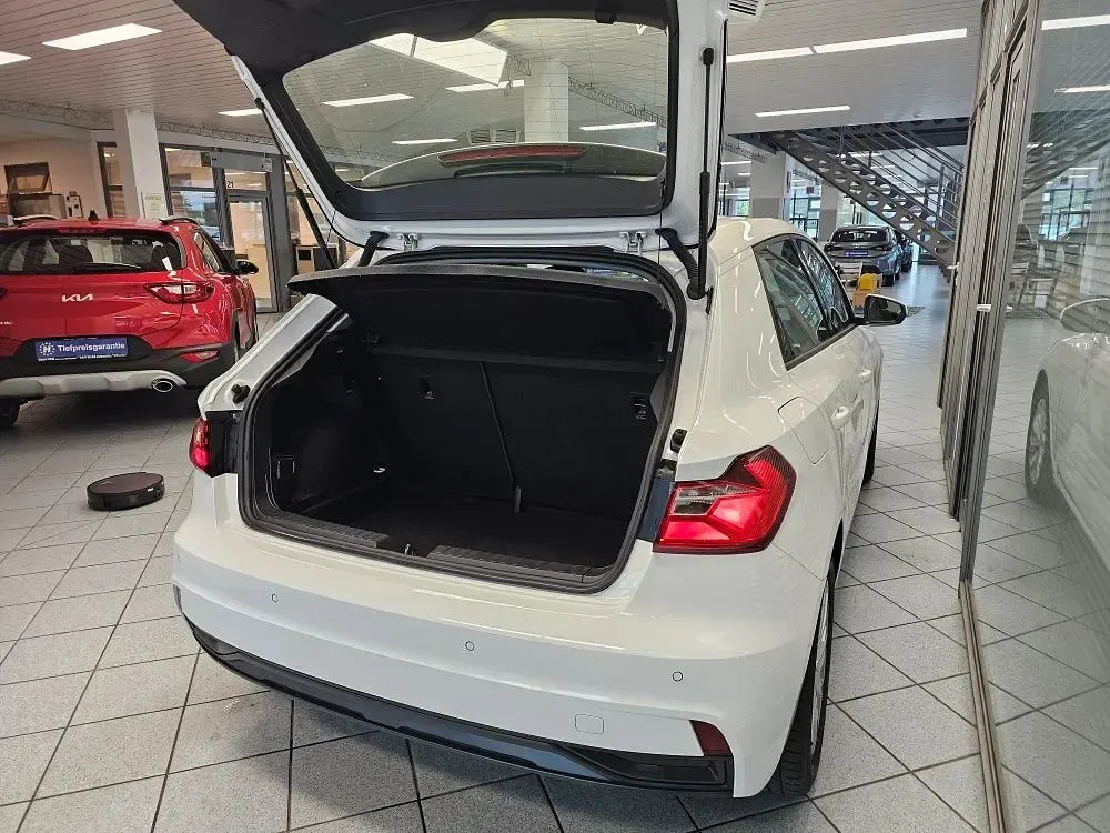 Gebraucht Audi A1 Advanced 110 PS (80 kW) 2023 Alpinweiß SUV