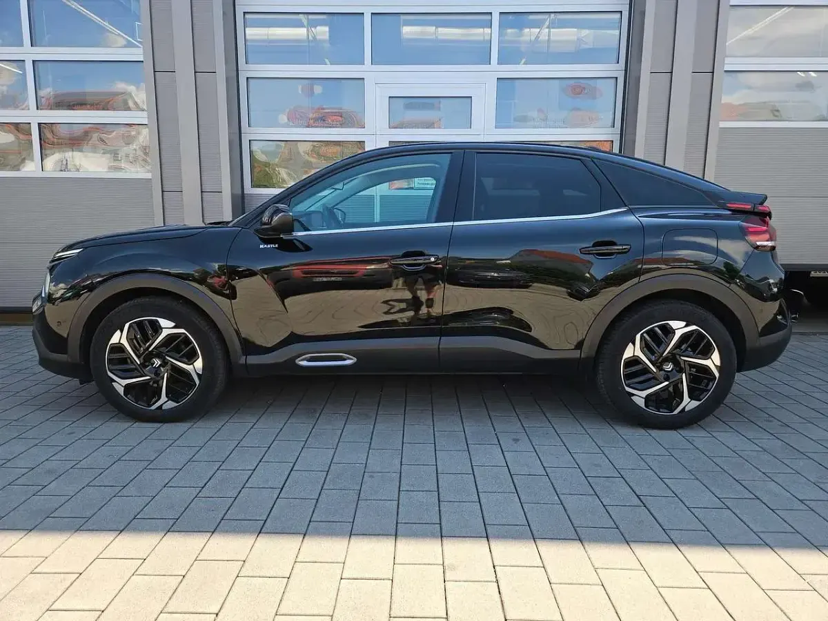 Gebraucht Citroën C4 Shine 131 PS (96 kW) 2023 Schwarz SUV