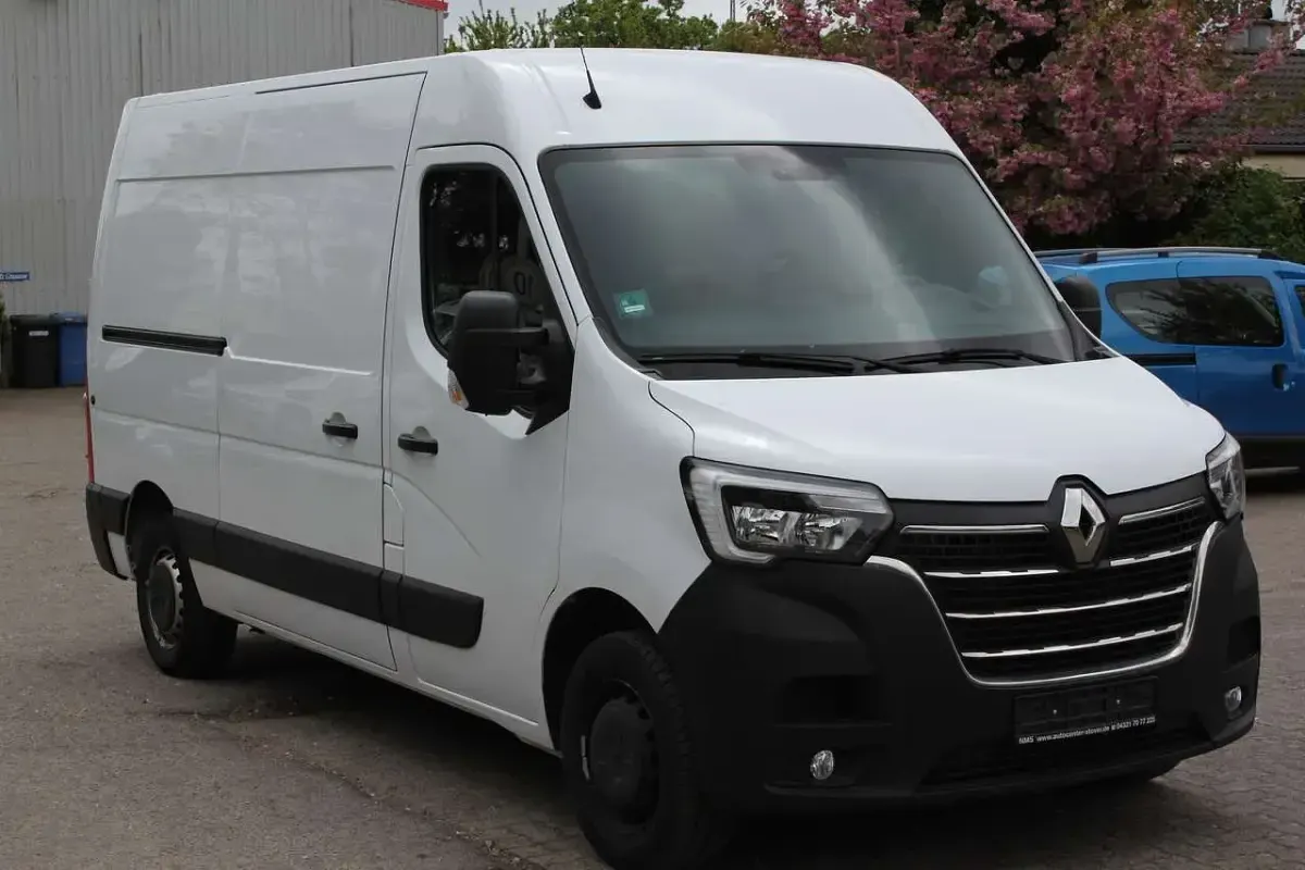 Gebraucht Renault Master 135 PS (99 kW) 2022 Weiß Van / Kleinbus