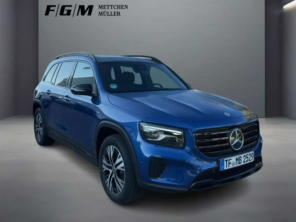 Gebraucht Mercedes GLB200 Progressive 150 PS (110 kW) 2025 Metalliclack spektralblau SUV