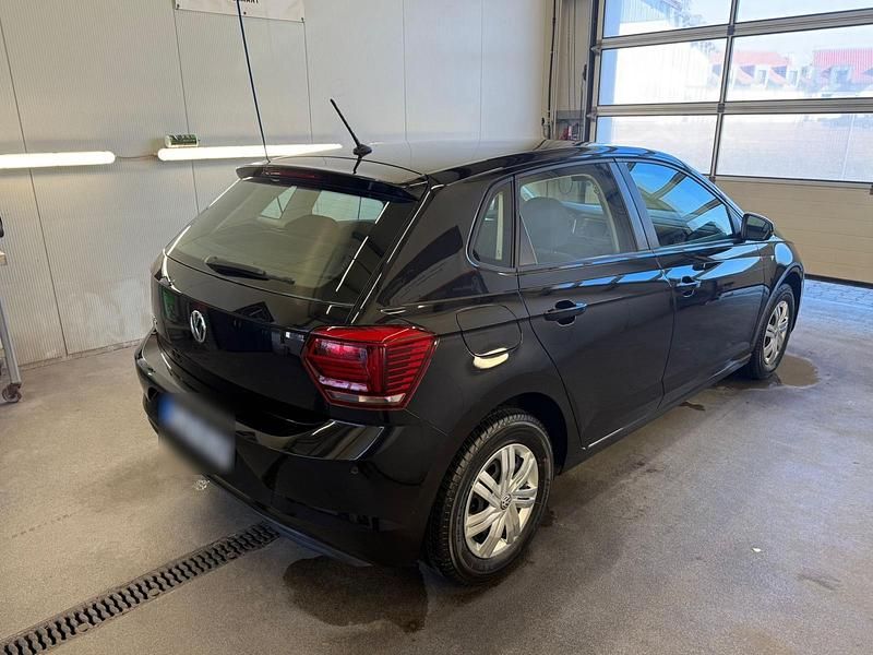 Gebraucht VW Polo 80 PS (58 kW) 2019 Schwarz Kleinwagen