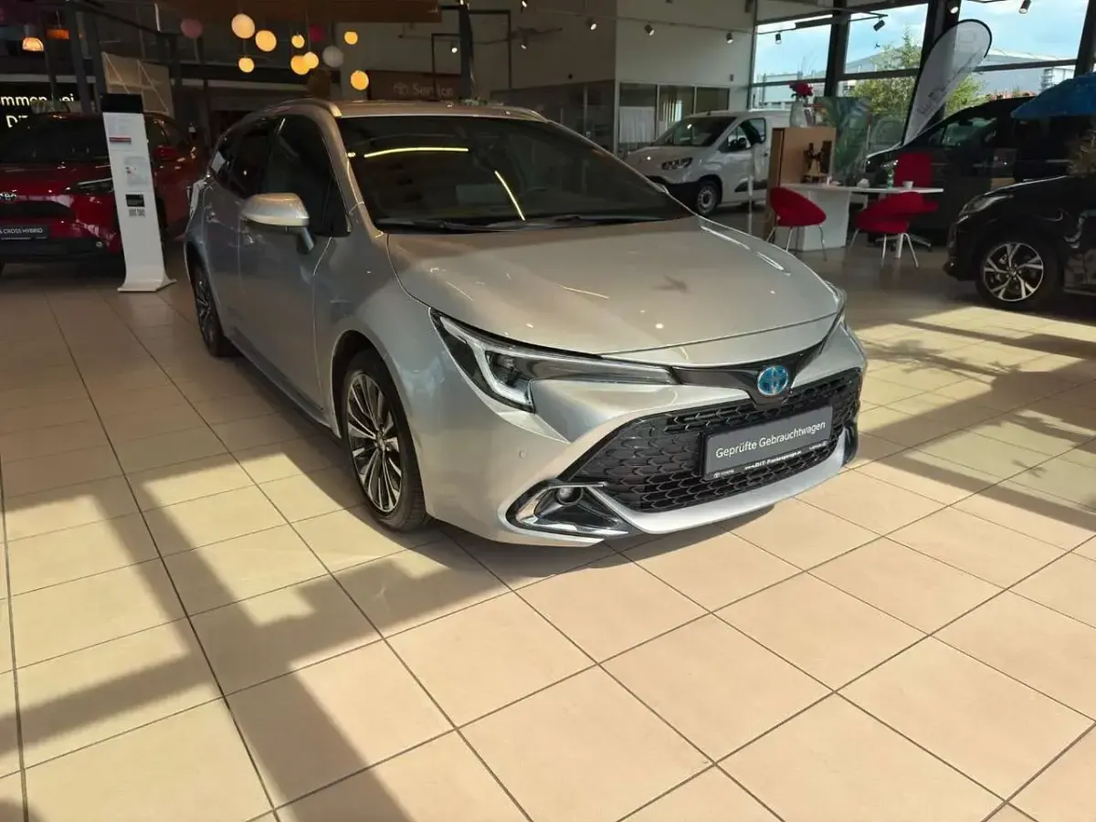 Gebraucht Toyota Corolla 196 PS (144 kW) 2025 Silber Kombi