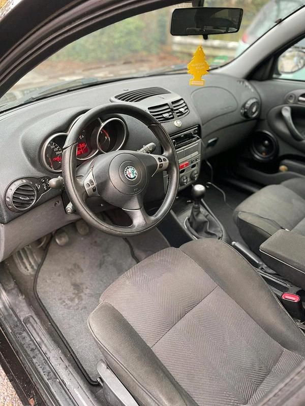 Gebraucht Alfa Romeo Giulietta 140 PS (102 kW) 2003 Schwarz Kleinwagen