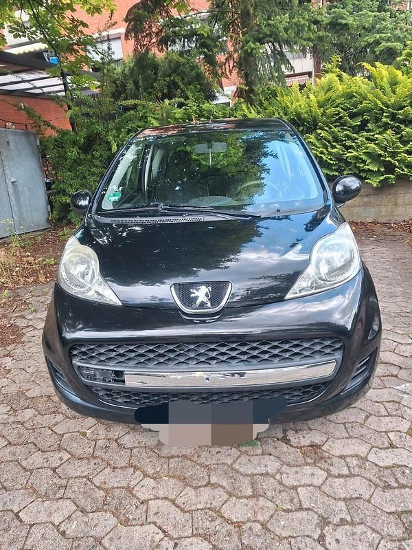 Schwarz Gebraucht 2009 Peugeot 107 Kleinwagen | 800 € (Superpreis) - Bild 1/4