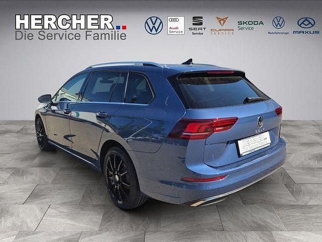 Gebraucht VW Golf VIII Style 150 PS (110 kW) 2024 Blau Kombi