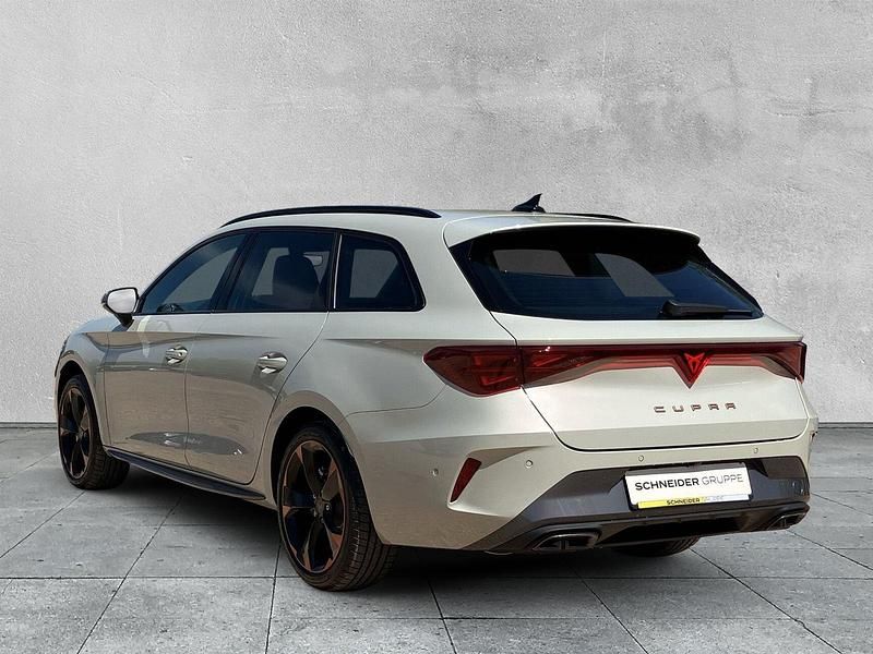 Nowe Cupra Leon 150 KM (110 kW) 2025 Szary Sedan/Limuzyna