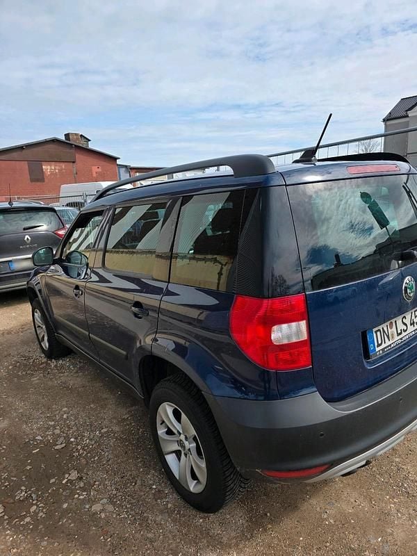 Gebraucht Skoda Yeti 140 PS (102 kW) 2013 Blau SUV