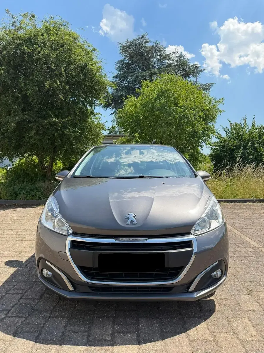 Gebraucht Peugeot 208 83 PS (61 kW) 2017 Grau Kleinwagen