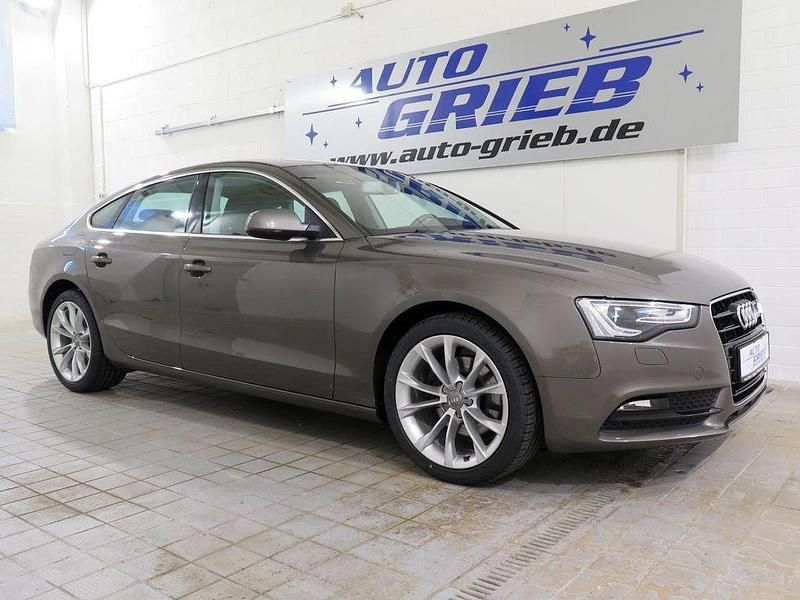 Grau Gebraucht 2013 Audi A5 Sportback Business Kleinwagen | 11.850 € (Fairer Preis) - Bild 1/4