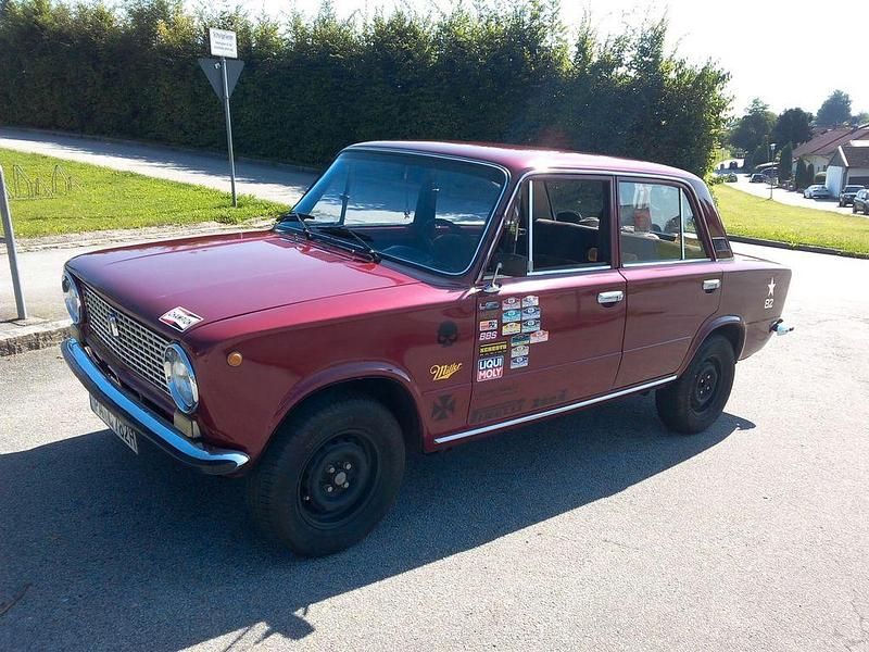 Gebraucht Lada 1200 60 PS (44 kW) 1982 Rot Limousine