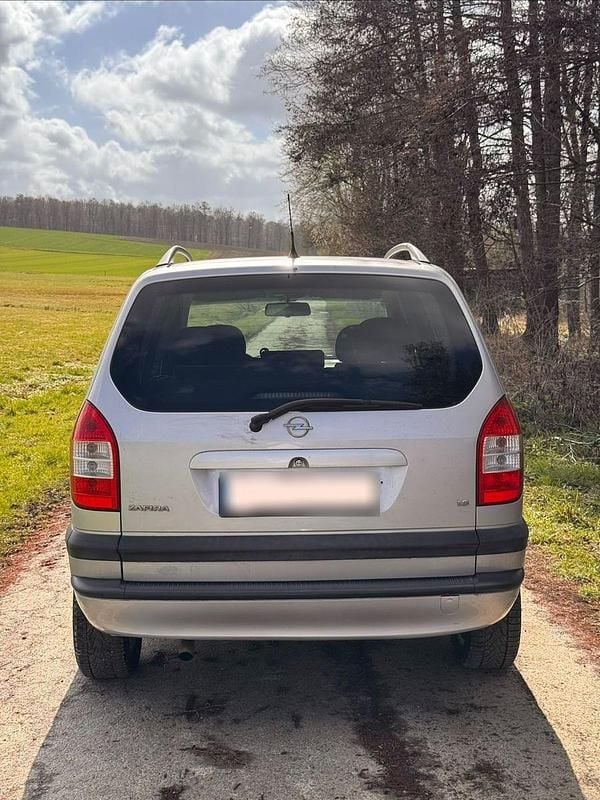 Gebraucht Opel Zafira Elegance 125 PS (91 kW) 2004 Silber Van / Kleinbus