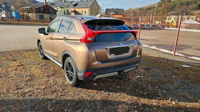 Używany Mitsubishi Eclipse Cross Top 163 KM (119 kW) 2018 Brązowy SUV