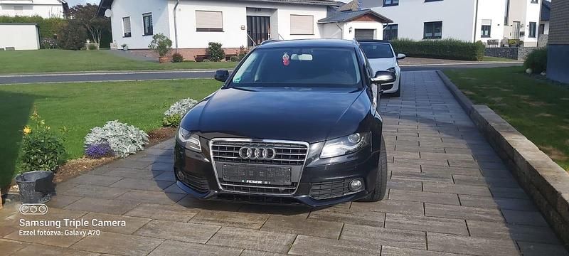 Schwarz Gebraucht 2011 Audi A4 Kombi | 8.000 € (Etwas zu teuer) - Bild 1/4