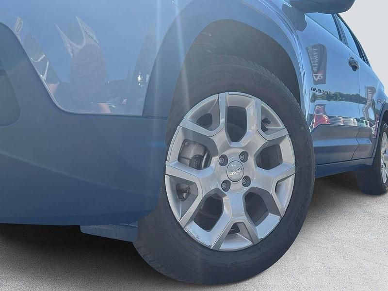 Neu Jeep Avenger Altitude 101 PS (74 kW) 2025 Grau SUV