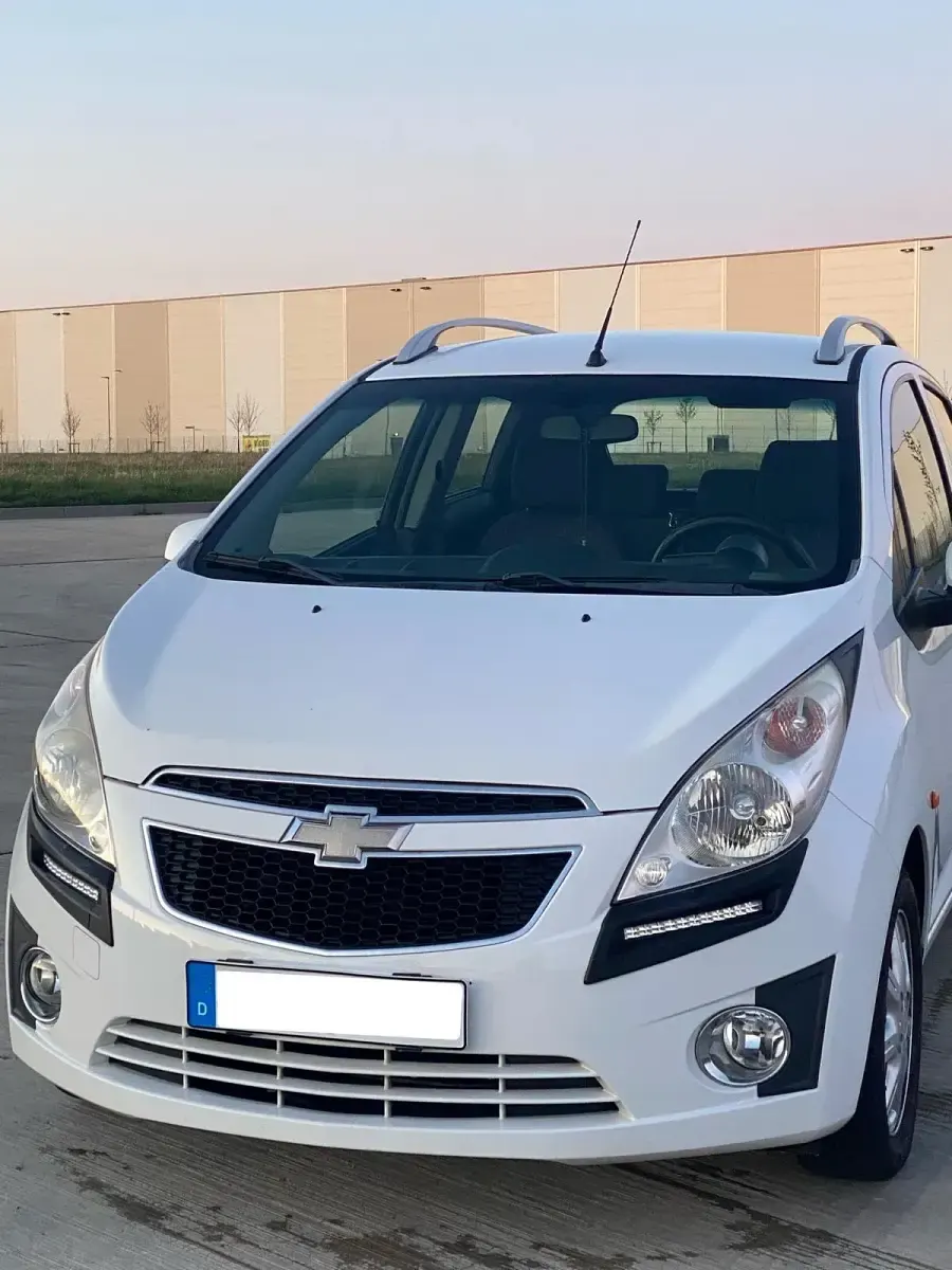 Gebraucht Chevrolet Spark LS 82 PS (60 kW) 2011 Weiß Kleinwagen