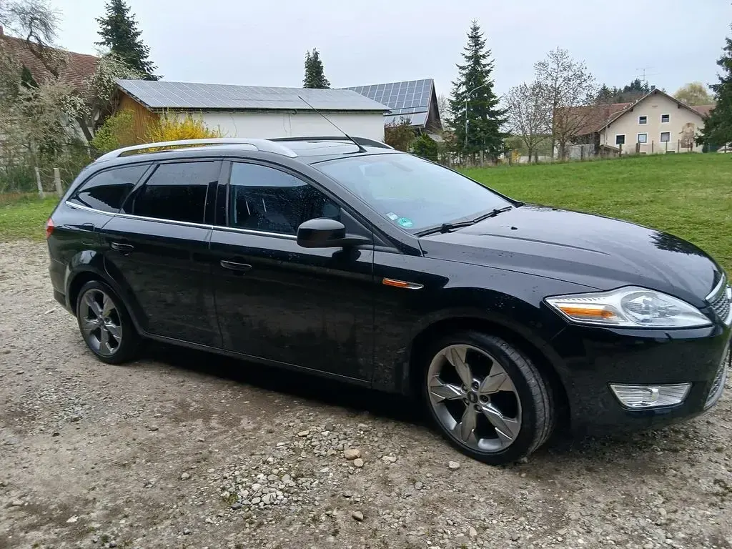 Gebraucht Ford Mondeo 175 PS (128 kW) 2010 Schwarz Limousine