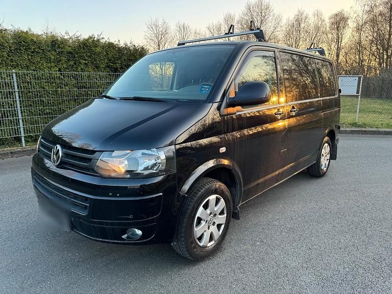 Second-hand VW Transporter 140 CP (102 kW) 2015 Negru Van