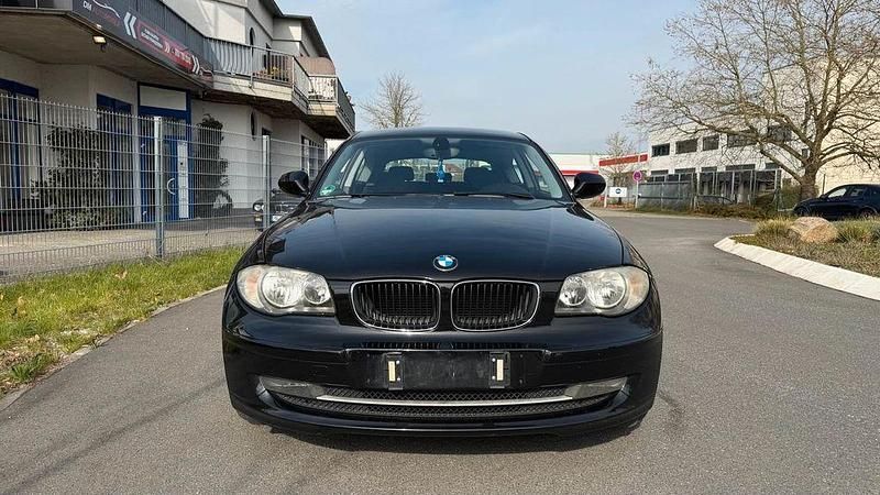 Gebraucht BMW 118 143 PS (105 kW) 2011 Schwarz Kleinwagen