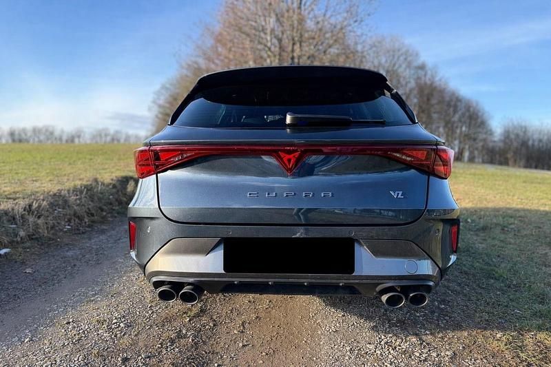 Gebraucht Cupra Leon VZ 333 PS (244 kW) 2025 Grau Kombi