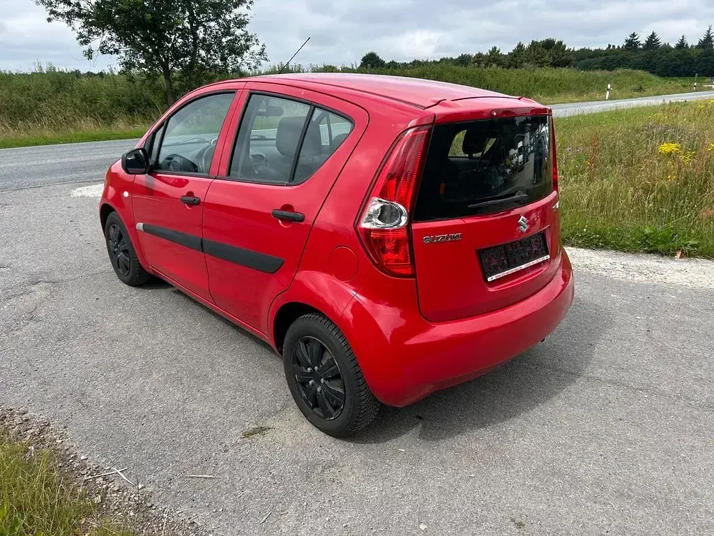 Gebraucht Suzuki Splash Club 65 PS (47 kW) 2009 Rot Kleinwagen