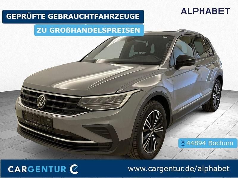 Mondsteingrau Gebraucht 2022 VW Tiguan Active SUV | 20.107 € (Guter Preis) - Bild 1/2