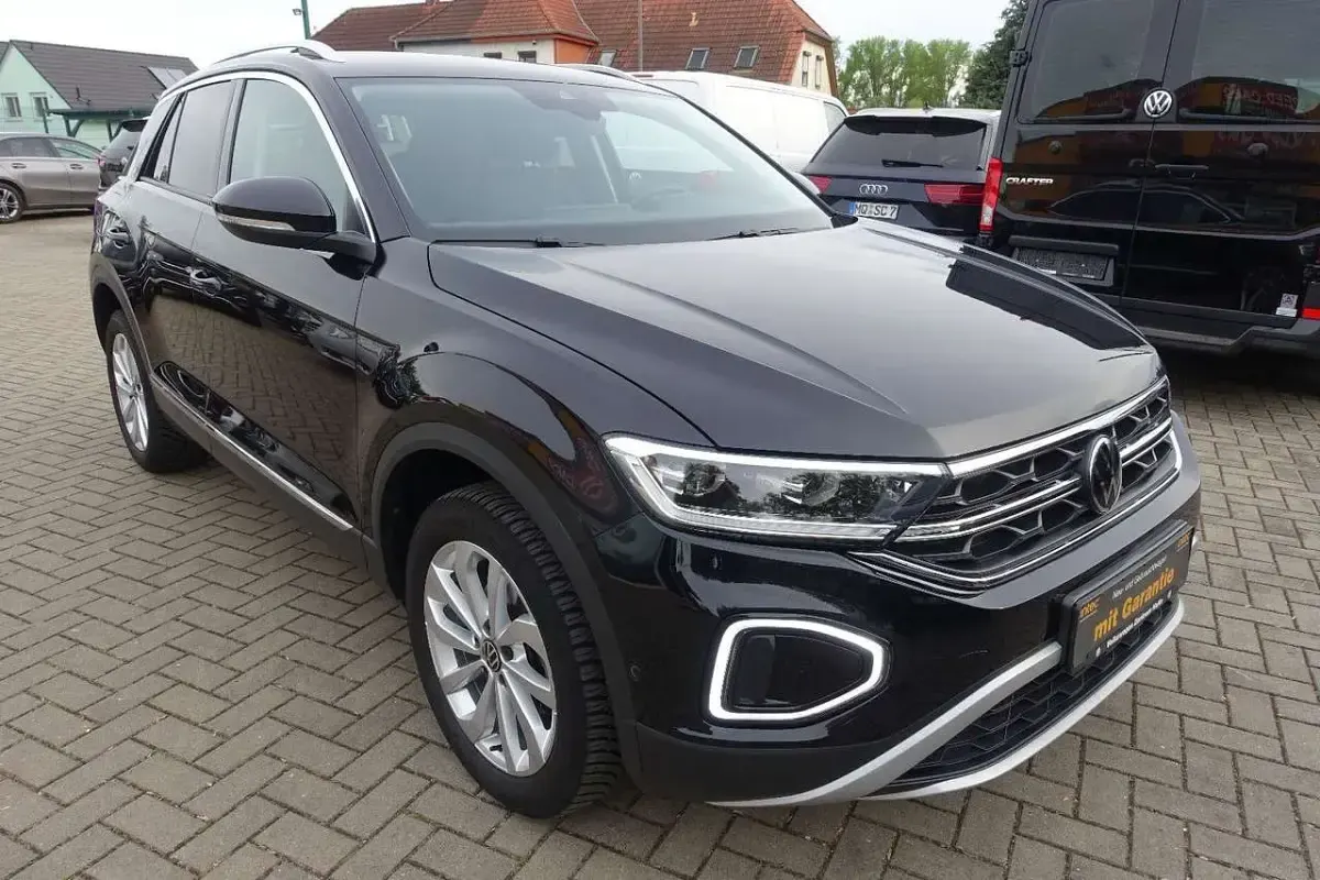 Używany VW T-Roc 150 KM (110 kW) 2023 Czarny SUV