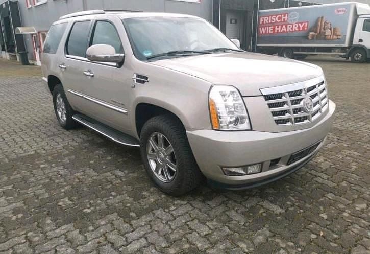Gebraucht Cadillac Escalade 409 PS (300 kW) 2010 Grau SUV