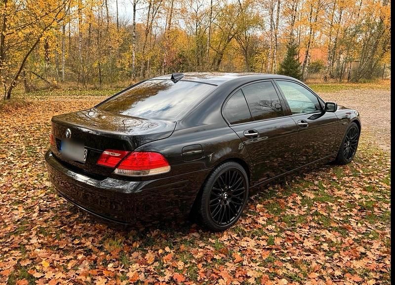 Gebraucht BMW 740 306 PS (225 kW) 2006 Schwarz Limousine
