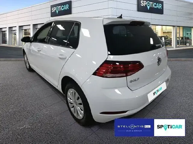 Gebraucht VW Golf VII Trendline 116 PS (85 kW) 2018 Weiß Limousine