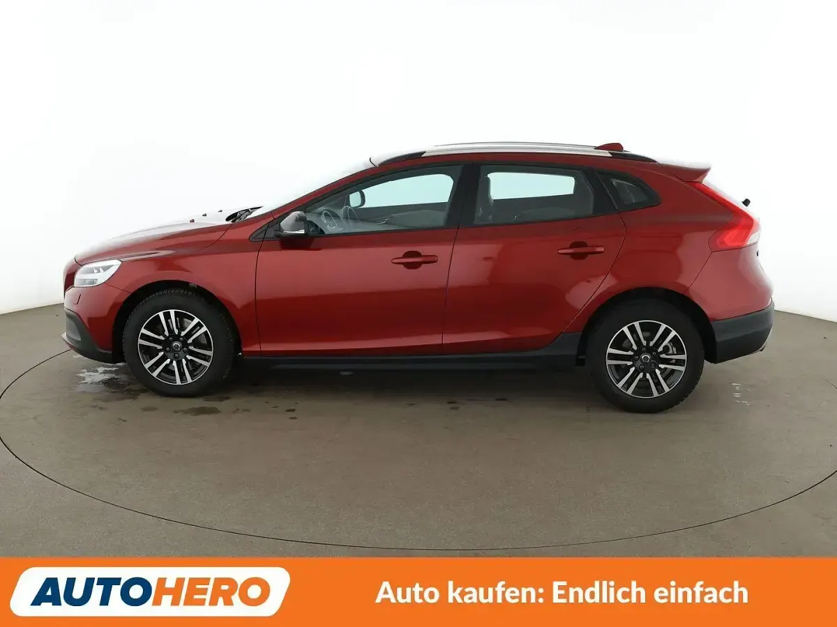 Używany Volvo V40 CC Plus 152 KM (111 kW) 2017 Czerwony Kombi