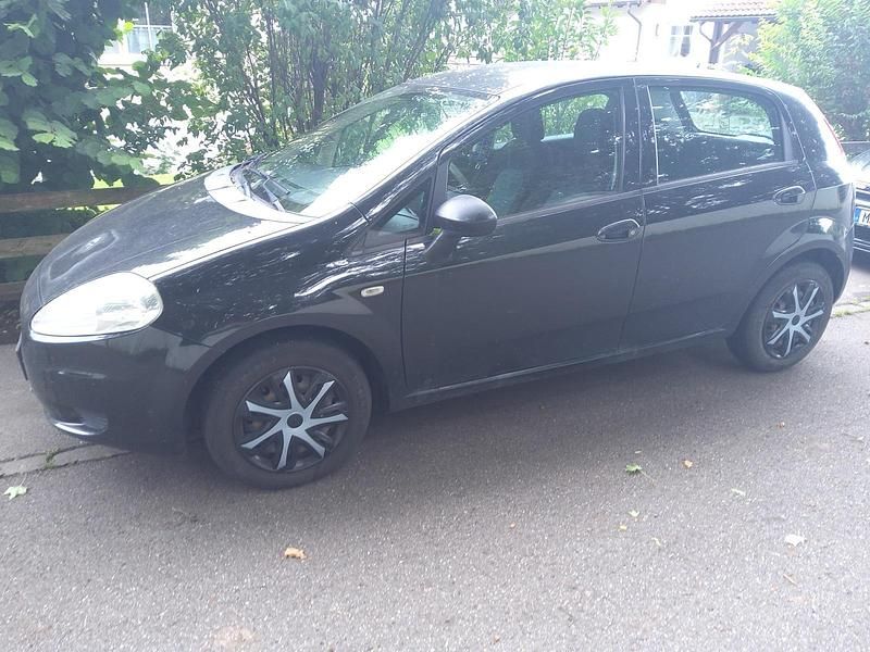 Schwarz Gebraucht 2009 Fiat Grande Punto Kleinwagen | 1.600 € (Guter Preis) - Bild 1/4