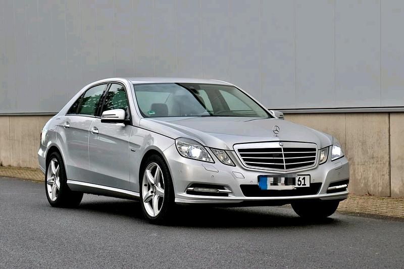 Gebraucht Mercedes E220 170 PS (125 kW) 2010 Limousine