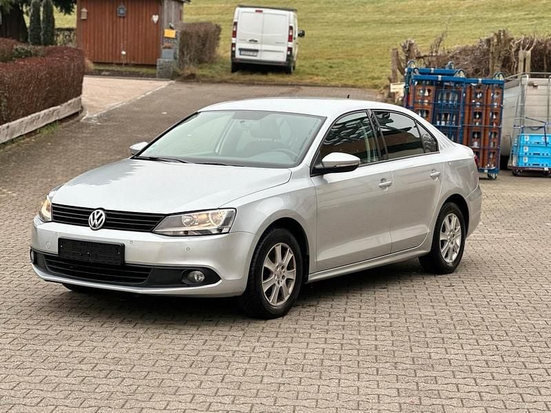 Grau Gebraucht 2014 VW Jetta Limousine | 7.250 € (Guter Preis) - Bild 1/4