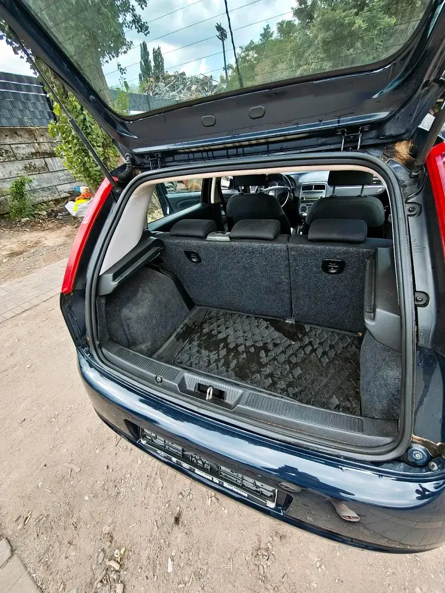 Gebraucht Fiat Punto 97 PS (71 kW) 2009 Blau Kleinwagen
